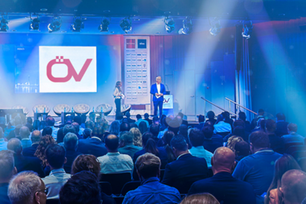 Vortrag auf dem ÖV-Symposium vor einem voll besetzten Publikum.